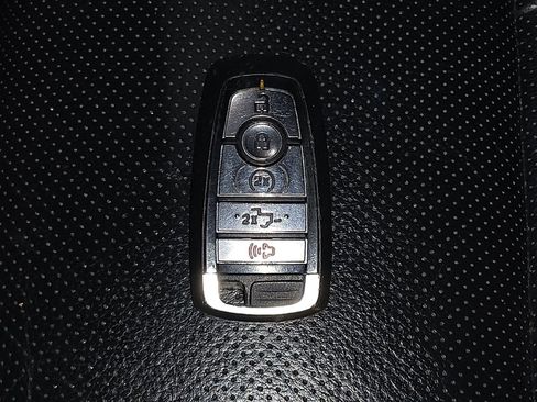 Used 2018 Ford F150 Lariat w/ Equipment Group 502A Luxury RWD image 32