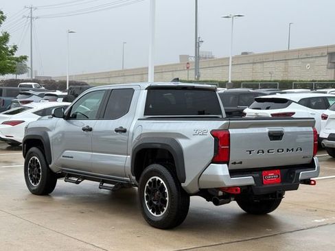 Used 2026 Toyota Tacoma TRD Off-Road AWD/4WD image 4
