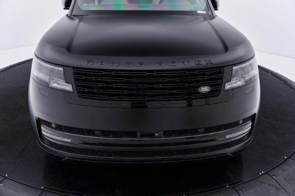Used 2025 Land Rover Range Rover SE AWD/4WD image 16