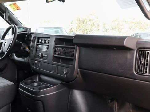 Used 2016 Chevrolet Express 4500 w/ Chrome Appearance Package image 26