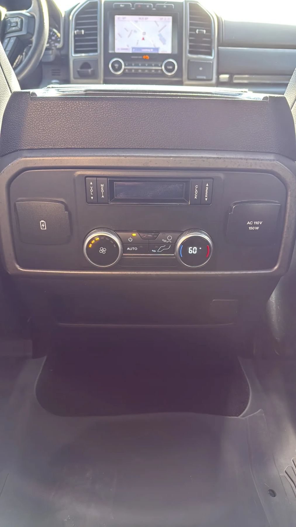 Used 2020 Ford Expedition XLT w/ Equipment Group 202A RWD image 33