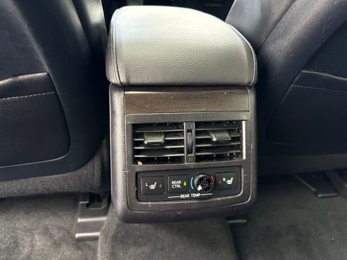 Used 2016 Toyota Avalon Limited FWD image 38