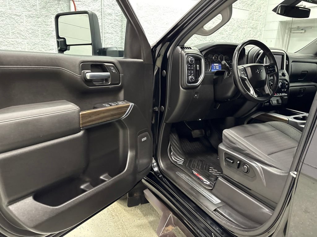 Used 2020 Chevrolet Silverado 1500 LT Trail Boss AWD/4WD image 15