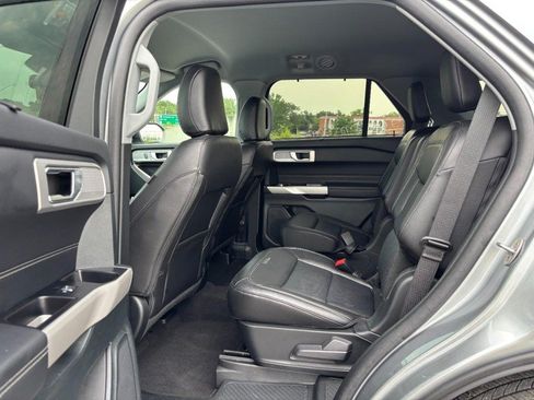 Used 2024 Ford Explorer Limited w/ Equipment Group 301A AWD/4WD image 14