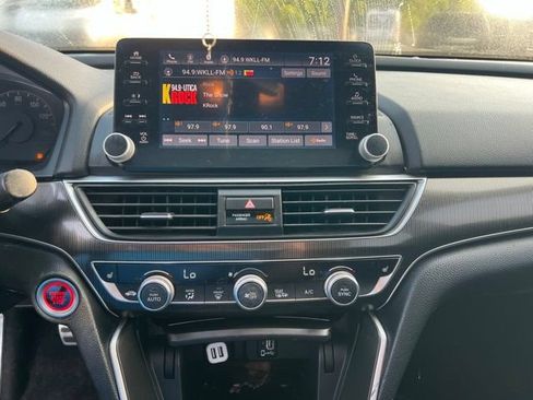 Used 2018 Honda Accord Sport image 17
