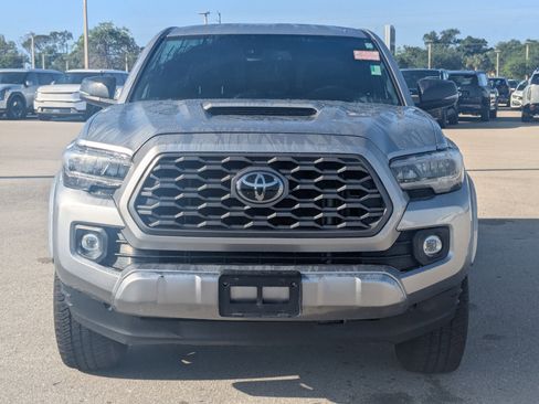 Used 2021 Toyota Tacoma TRD Sport w/ Technology Package image 3