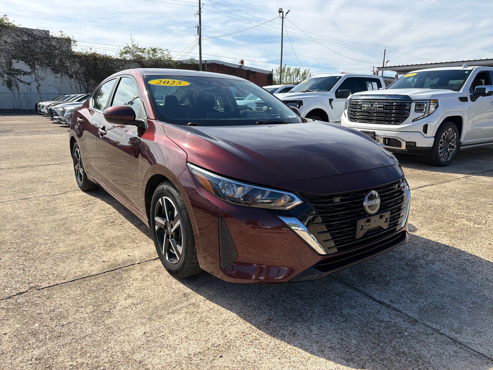 Used 2025 Nissan Sentra SV FWD image 2