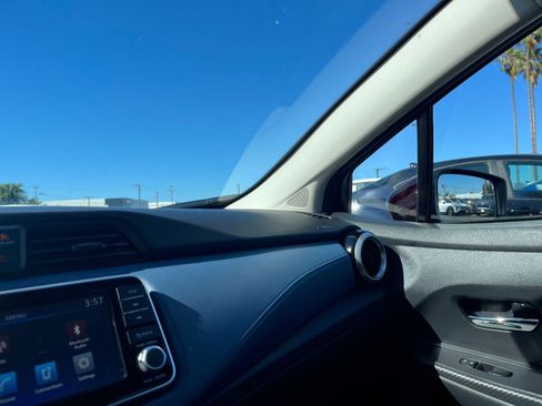 Used 2025 Nissan Versa SV image 33