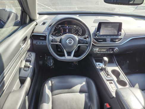 Used 2019 Nissan Altima 2.0 Platinum FWD image 29