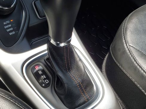 Used 2019 Jeep Compass Latitude image 23