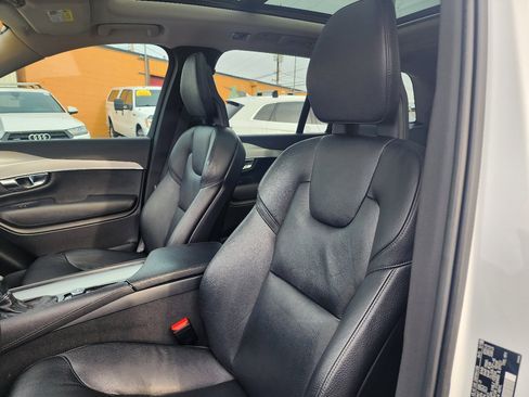 Used 2016 Volvo XC90 T5 Momentum image 13
