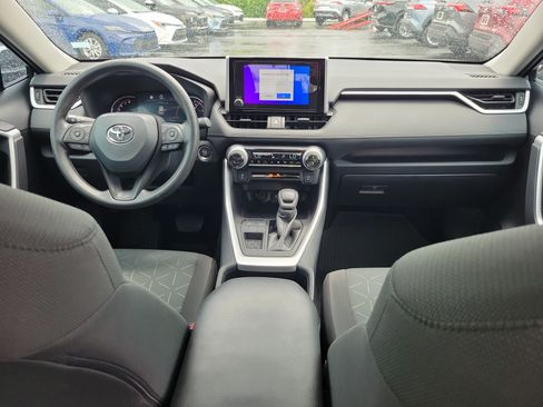 Used 2024 Toyota RAV4 XLE FWD image 16