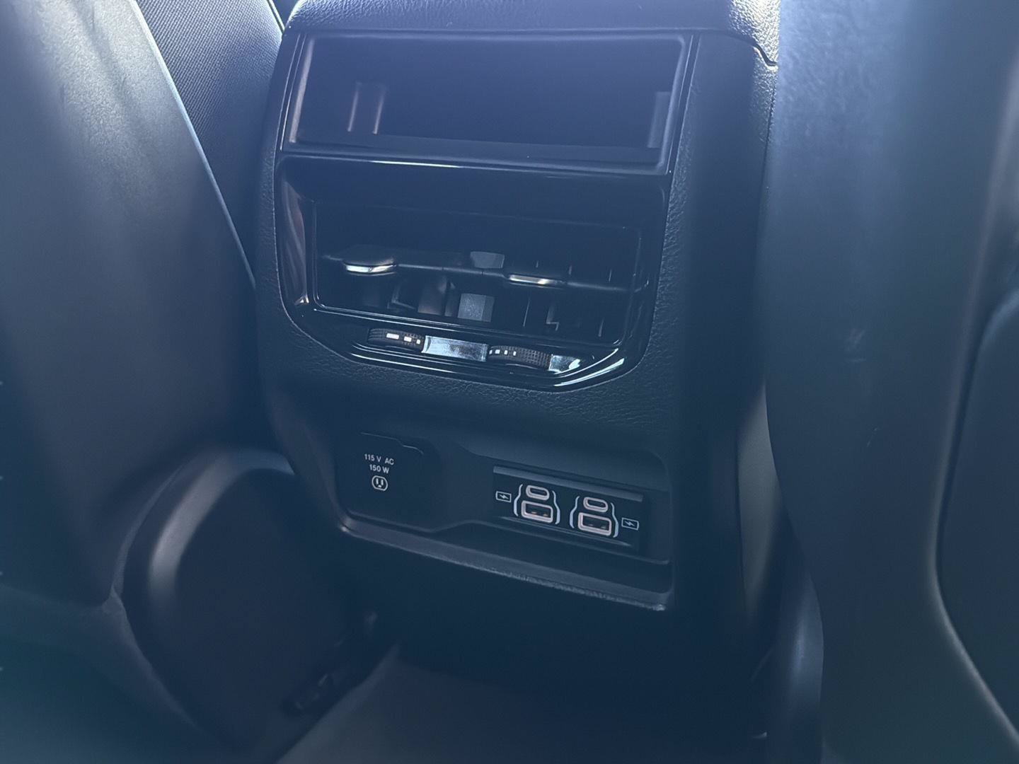 Used 2023 Jeep Grand Cherokee Altitude AWD/4WD image 31