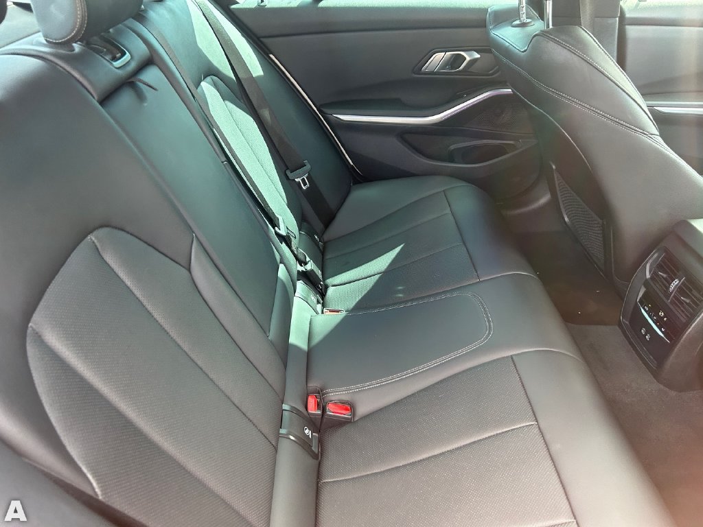 Used 2022 BMW 330i Sedan w/ M Sport Package RWD image 14