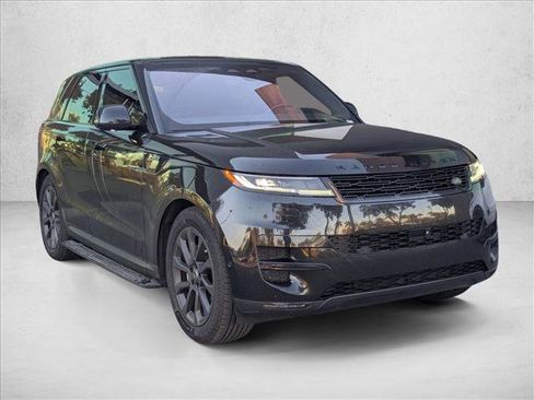 Used 2023 Land Rover Range Rover Sport SE image 3