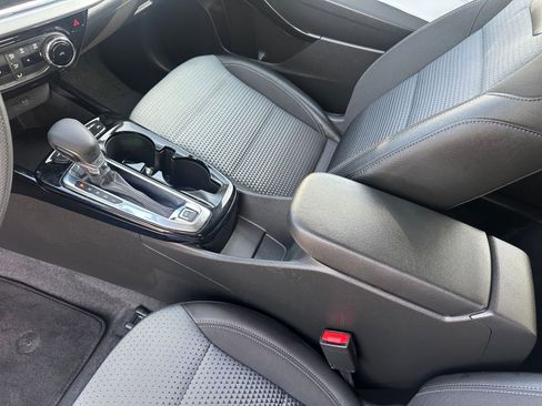 Used 2025 Chevrolet Trax LT image 39