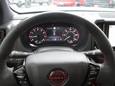 Used 2025 Nissan Frontier PRO-4X w/ Pro Premium Package image 30