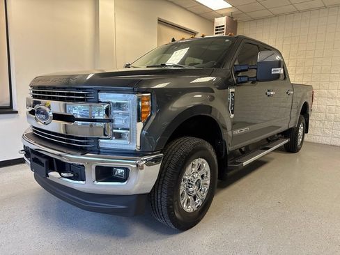 Used 2019 Ford F250 Lariat w/ Lariat Ultimate Package AWD/4WD image 46