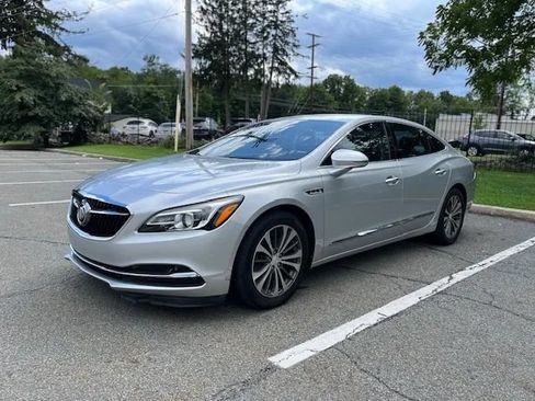 Used 2018 Buick LaCrosse Essence FWD image 3