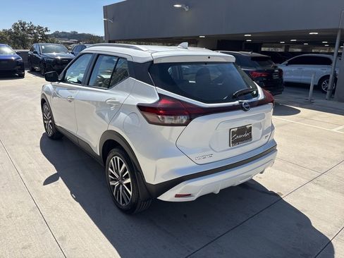 Used 2024 Nissan Kicks SV image 8