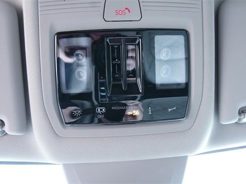 Certified 2025 Volkswagen Atlas SE image 20