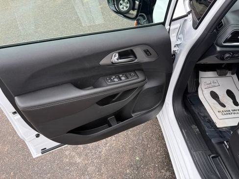 New 2027 Chrysler Pacifica Select w/ Family Tech Group FWD image 12