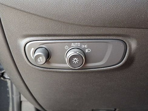 Used 2023 Chevrolet Equinox RS w/ LPO, Floor Liner Package image 25