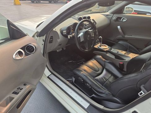 Used 2004 Nissan 350Z Touring RWD image 14
