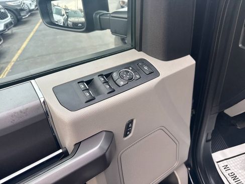 Used 2021 Ford F250 XLT w/ XLT Premium Package image 32