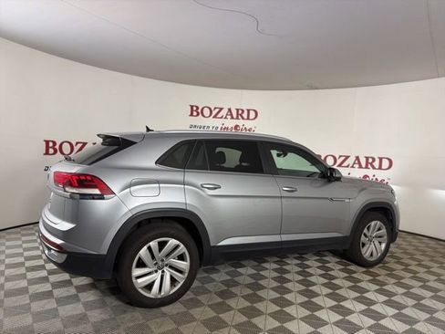 Used 2022 Volkswagen Atlas Cross Sport SE FWD image 9