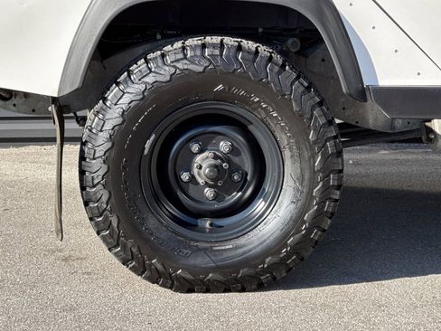 Used 1993 Land Rover Defender 110 image 42