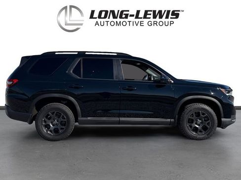 Used 2025 Honda Pilot TrailSport image 6