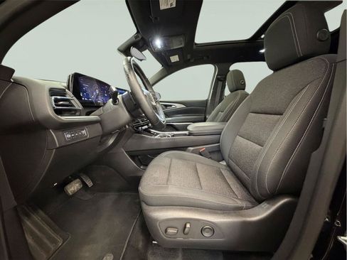 Used 2025 Chevrolet Traverse LT w/ Sun and Wheel Package AWD/4WD image 28