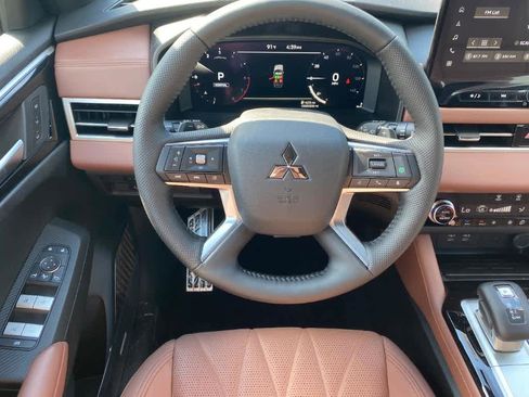 New 2025 Mitsubishi Outlander SEL image 4