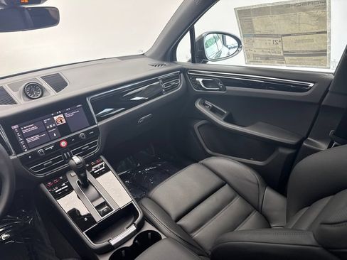 Used 2026 Porsche Macan Turbo AWD/4WD image 17