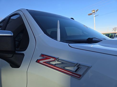 Used 2021 Chevrolet Silverado 1500 LT w/ Z71 Off-Road Package image 82