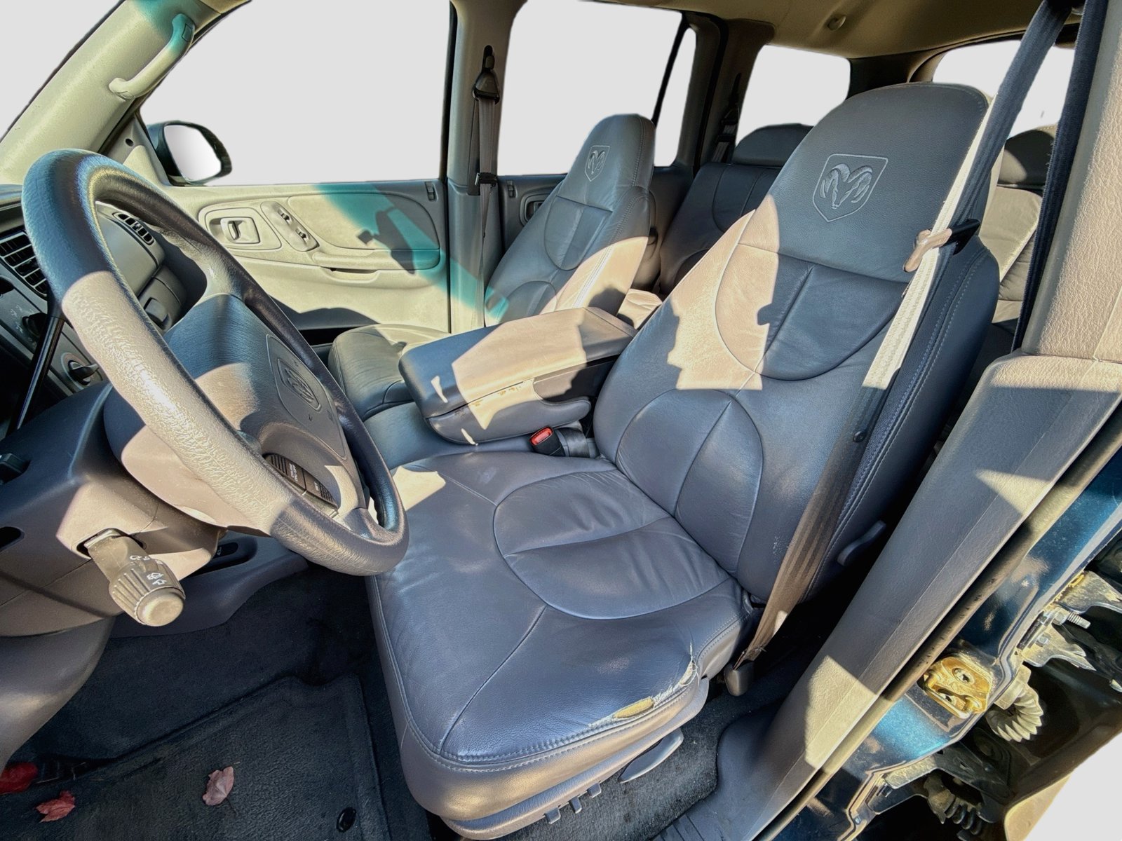 Used 2000 Dodge Durango 4WD image 10