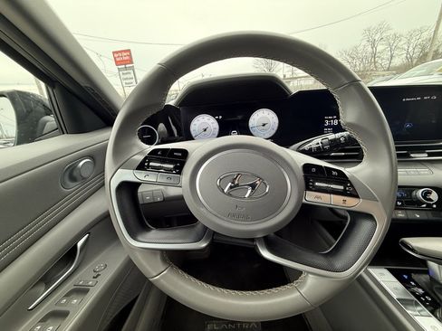 Used 2023 Hyundai Elantra SEL w/ Convenience Package image 19