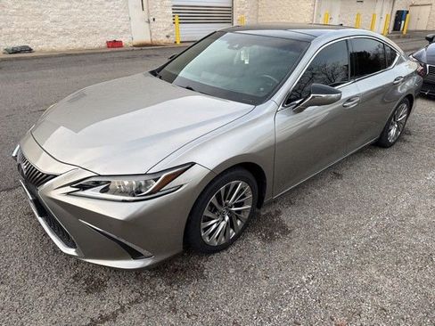 Used 2019 Lexus ES 350 w/ Accessory Package FWD image 2