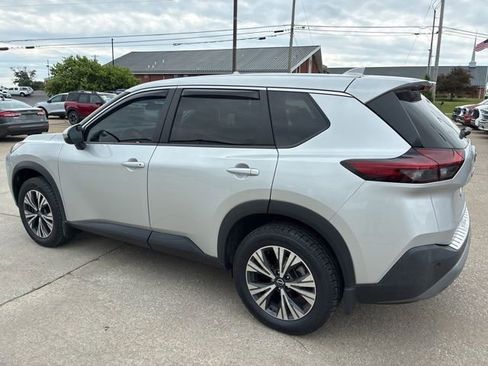 Used 2022 Nissan Rogue SV AWD/4WD image 5