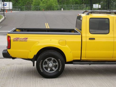 Used 2004 Nissan Frontier XE w/ (PWR) XE Pwr Pkg AWD/4WD image 11