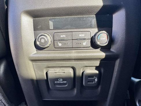 Used 2023 Chevrolet Traverse High Country AWD/4WD image 16