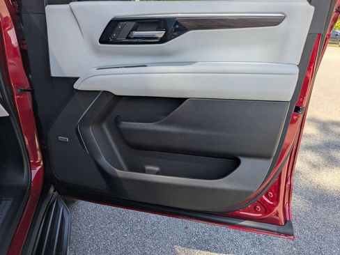 New 2026 Chevrolet Suburban Premier AWD/4WD image 42