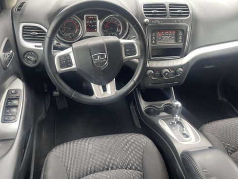 Used 2018 Dodge Journey SXT w/ Connectivity Group FWD image 12