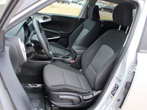 Used 2021 Kia Soul LX FWD image 14