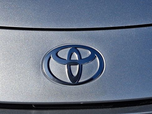 Used 2024 Toyota Prius LE image 33