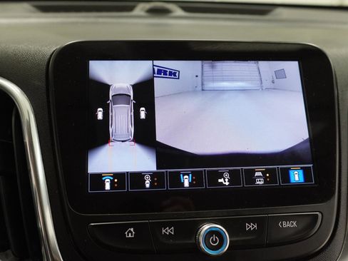 Used 2024 Chevrolet Equinox LT FWD image 28