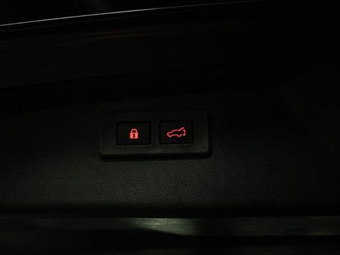 Used 2025 Subaru Outback Premium image 8