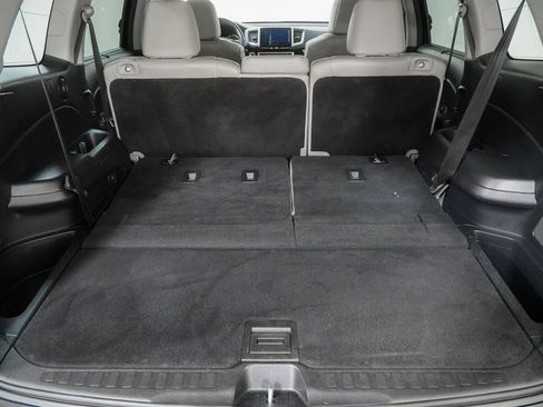 Used 2016 Honda Pilot Touring image 11