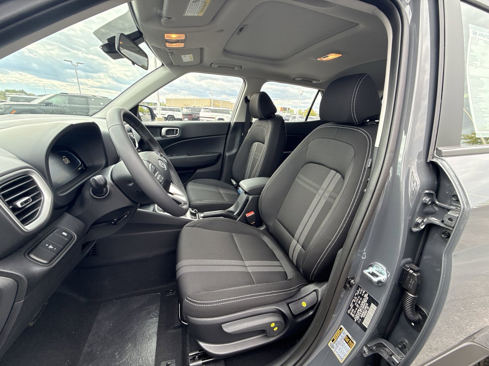 Used 2026 Hyundai Venue SEL FWD image 13